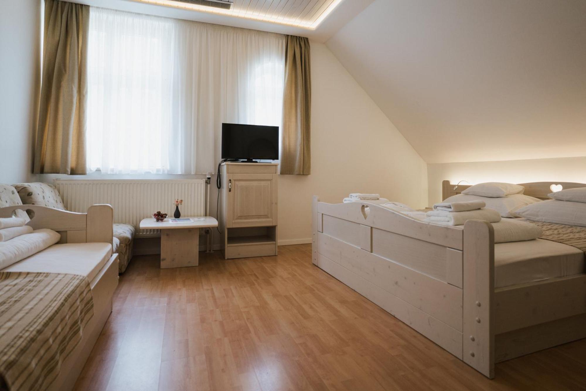 Tornacos Hotel - Hegykő 外观 照片